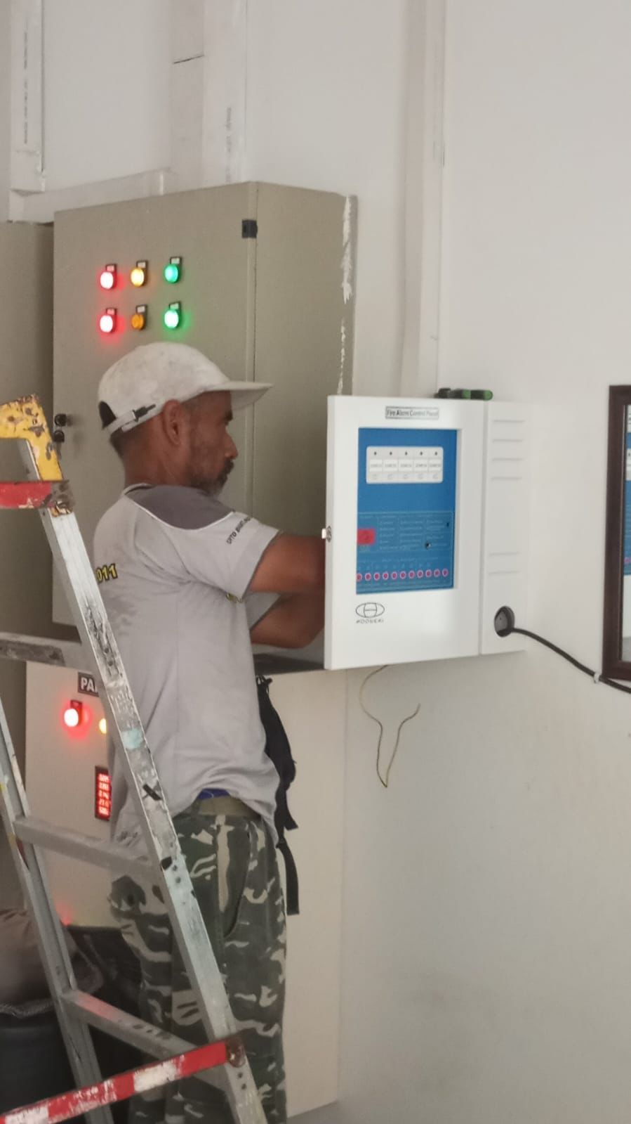 Panel MCFA Fire Alarm terpasang dan terprogram dengan indikator zona aktif